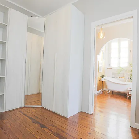 La Wally - 4 Bedroom With Pool & View *