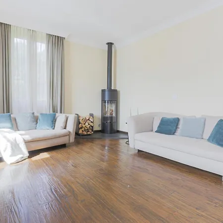 La Wally - 4 Bedroom With Pool & View Villa