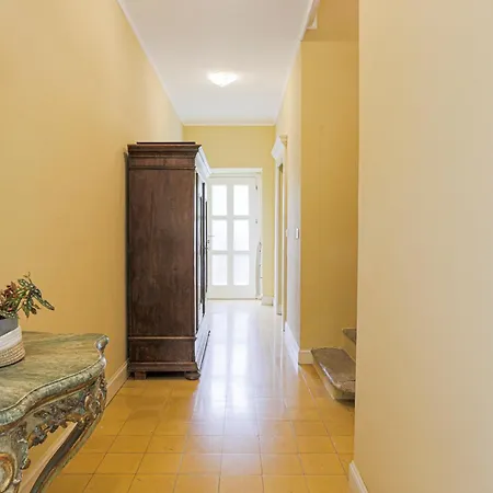 Villa La Wally - 4 Bedroom With Pool & View