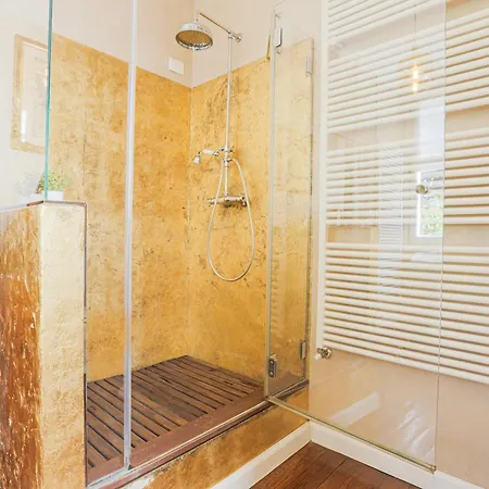 Villa La Wally - 4 Bedroom With Pool & View Bellano