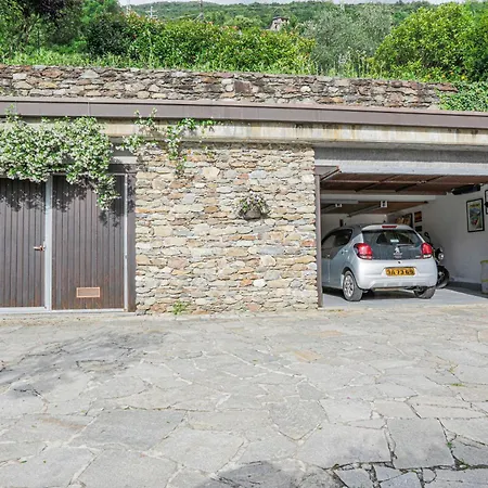 La Wally - 4 Bedroom With Pool & View